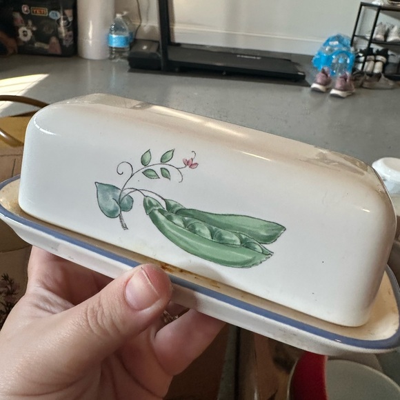 Pfaltzgraff Other - Pfaltzgraff Ceramic Butter Dish with Green Pea Pod Design